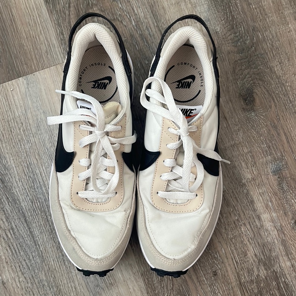 Nike Waffle Debut